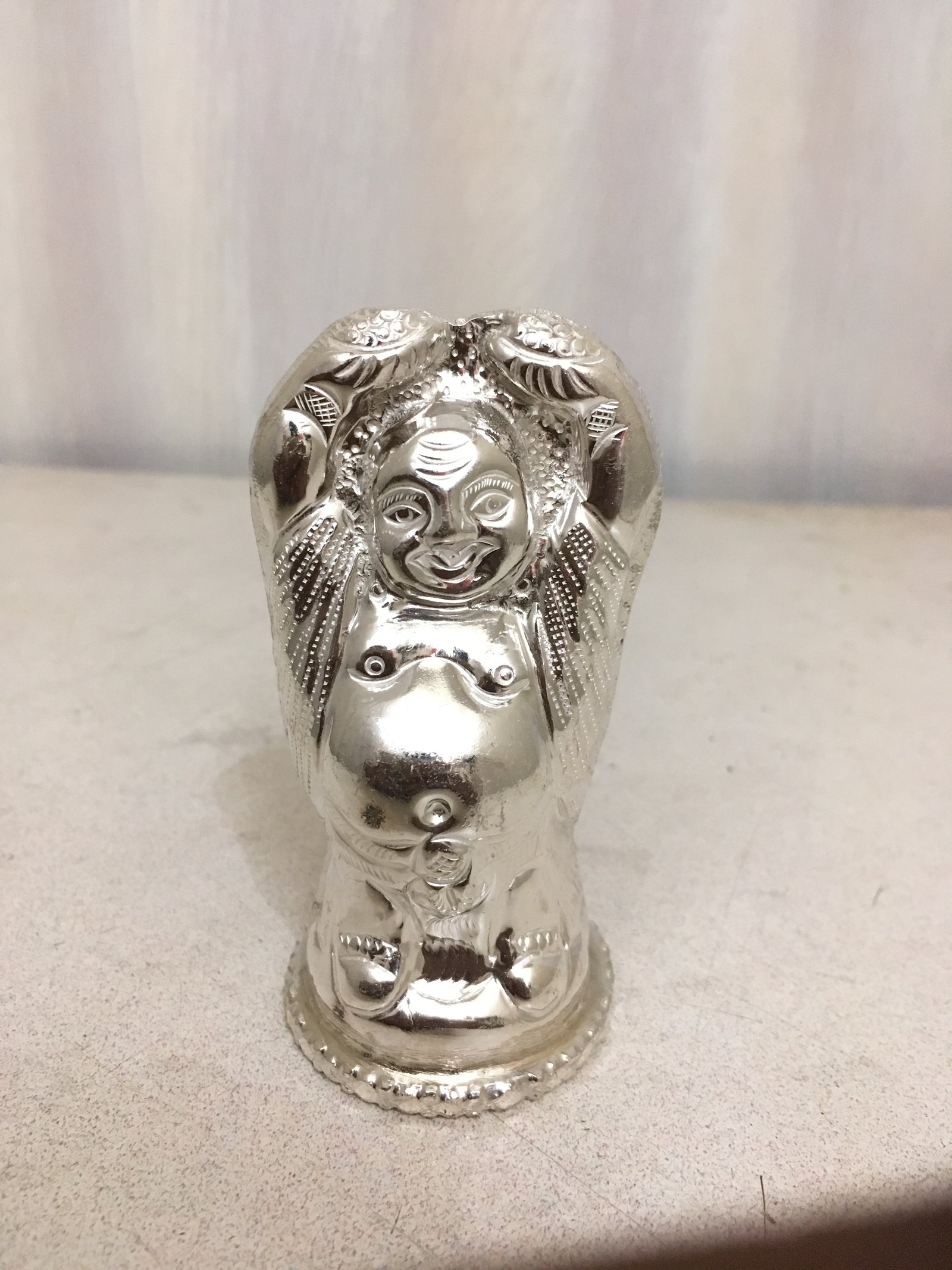 Silver Laughing God Guberar